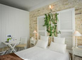 Logis Hôtel Restaurant l'Auberge Normande, hotel i Carentan