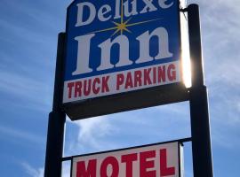 酒店照片: Deluxe Inn Motel