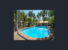 Hotel Photo: Darwin Getaway, doorstep to Litchfield Park daytrip