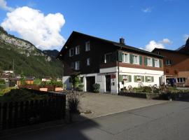 Bnbetschart, hotel v destinaci Muotathal