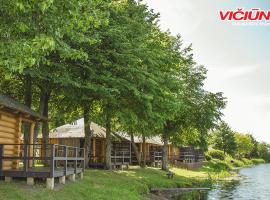 Vičiūnų poilsiavietė Šventojoje، فندق في سفينتوجي