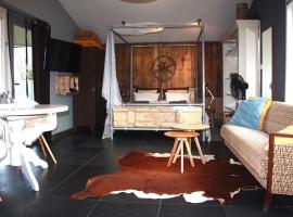 Hotel Foto: Garden House, Private studio apartment with wifi and free parking for 1 car