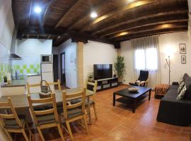 A picture of the hotel: Apartamento los arcos