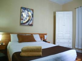 Hotel Photo: Hostal Loro Verde