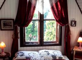 Hotel Photo: Holiday home in Komarom 20518