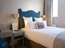 54 Queen's Gate Hotel