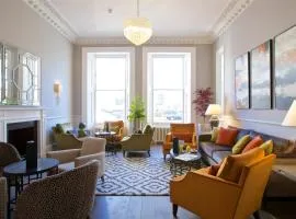 54 Queen's Gate Hotel