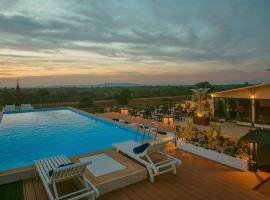 Foto di Hotel: Sunset Palace View Suites