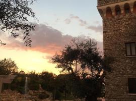 Фотография гостиницы: Hotel Castello Torre in Pietra