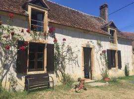 Hotel Photo: charmante maison familiale en Berry