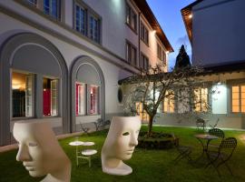 होटल की एक तस्वीर: UNAHOTELS Vittoria Firenze