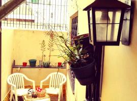 Hotel foto: Hermoso Dto 3 ambientes con patio en Versailles-Villa Real !