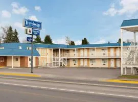 Travelodge by Wyndham Quesnel BC