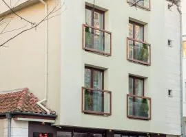 Hugo Hotel, hotel in Varna City