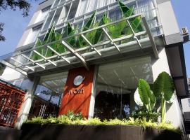 Ivory Hotel Bandung, hotel v destinaci Bandung