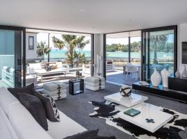 Waters Edge B&B, hotel v destinaci Whitianga