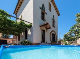 Hotel kuvat: Santa Maria de Palautordera Villa Sleeps 8 WiFi