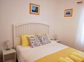 Hotel Foto: Puntin Yellow Room