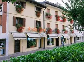 Hotel Ristorante Cigno - Camere and Aparthotel