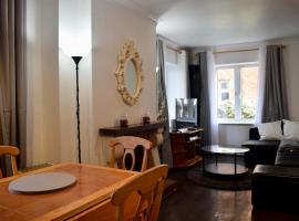 Foto do Hotel: 3 Bedroom Flat With Parking In Inchicore
