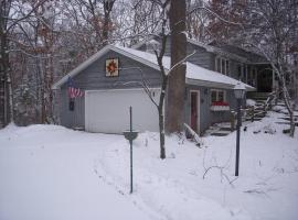 A picture of the hotel: Grandma's House