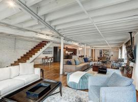Hotel Photo: Saint Sulpice Lofts by Bakan - Old Montreal