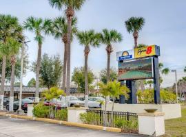 Hotel Photo: Super 8 by Wyndham St. Petersburg