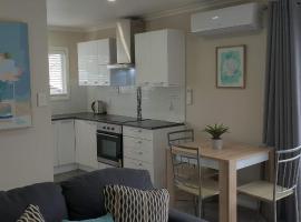 ホテル写真: Rose Apartments Unit 6 Central Rotorua-Accommodation & Spa