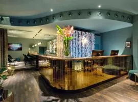 Manhattan Hotel