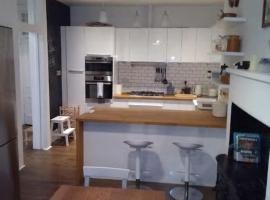 Foto di Hotel: Stylish 3BR Apt in Beautiful Residential Edinburgh