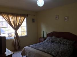 Hotel Photo: Bosques De Oberlanda Zona 6 Lote 10 Manzana D