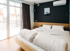 Yard Hostel & Coffee, hotel v destinaci Černovice