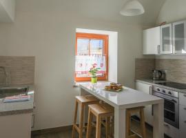 Apartmaji Tina, hotel v destinaci Zgornje Gorje