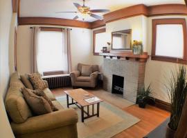 Фотографія готелю: Dundee Apartment Near Downtown and Med Center