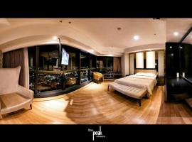 Hotel Foto: Luxury Penthouse The Peak Residence Surabaya