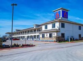 Motel 6-Rhome, TX