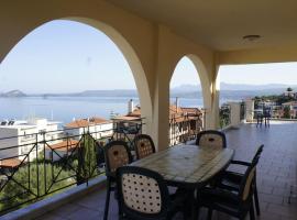 Фотография гостиницы: View over Pylos.