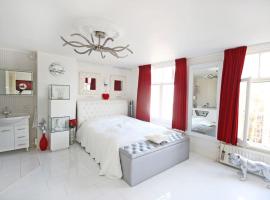 Hotelfotos: White Luxury Penthouse in City Centre