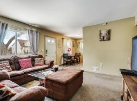 호텔 사진: Super Cute & Nice Home in Metro Detroit