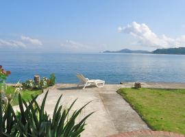 Hotel foto: Blissful Caribbean Beachfront Villa - Snorkel From Your Door Villa