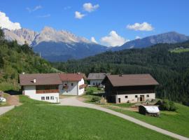 Hotel fotoğraf: Ferienwohnungen Unterkoflhof - Deutschnofen