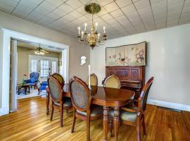 Hotel kuvat: Yellow Nest - Fairmount Historic Duplex Home