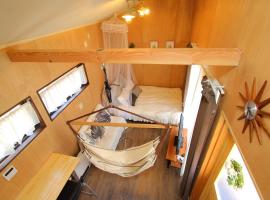 Tiny House Hotel Moritabby, hotel in Yamanakako