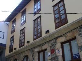 A picture of the hotel: Apartamentos La Lula