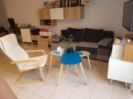 ホテル写真: CERGY-bel appartement 35m²/5mn RER A/ 30mn de Paris