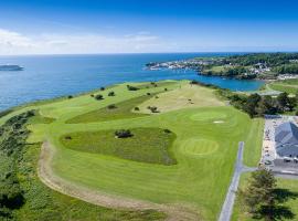 Dunmore East Holiday and Golf Resort Apartments, hotel v destinaci Dunmore East