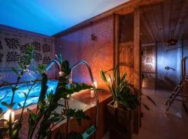Gold Hotel
