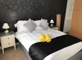Hotel Photo: Woodhouse Court Apartment
