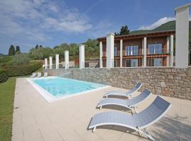 Fotos de Hotel: Villa Albachiara, Private Luxury villa with private pool and lake view