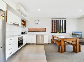 A picture of the hotel: Brand new apartment located in the heart of Mooloolaba